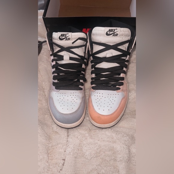 In box Men’s Jordan 1s - Picture 10 of 16